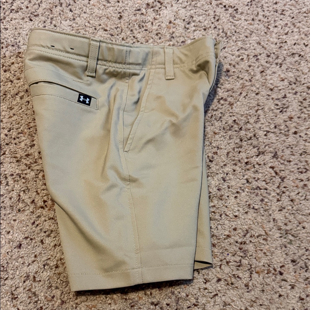Under Armour Beige Casual Shorts boys size small